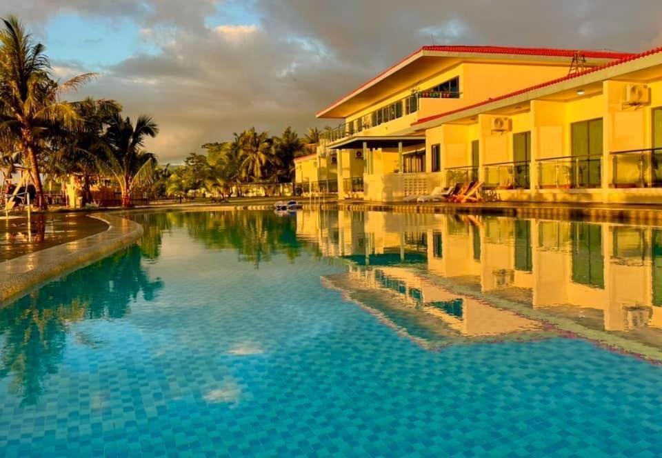 W Golf Resort Ослоб Экстерьер фото